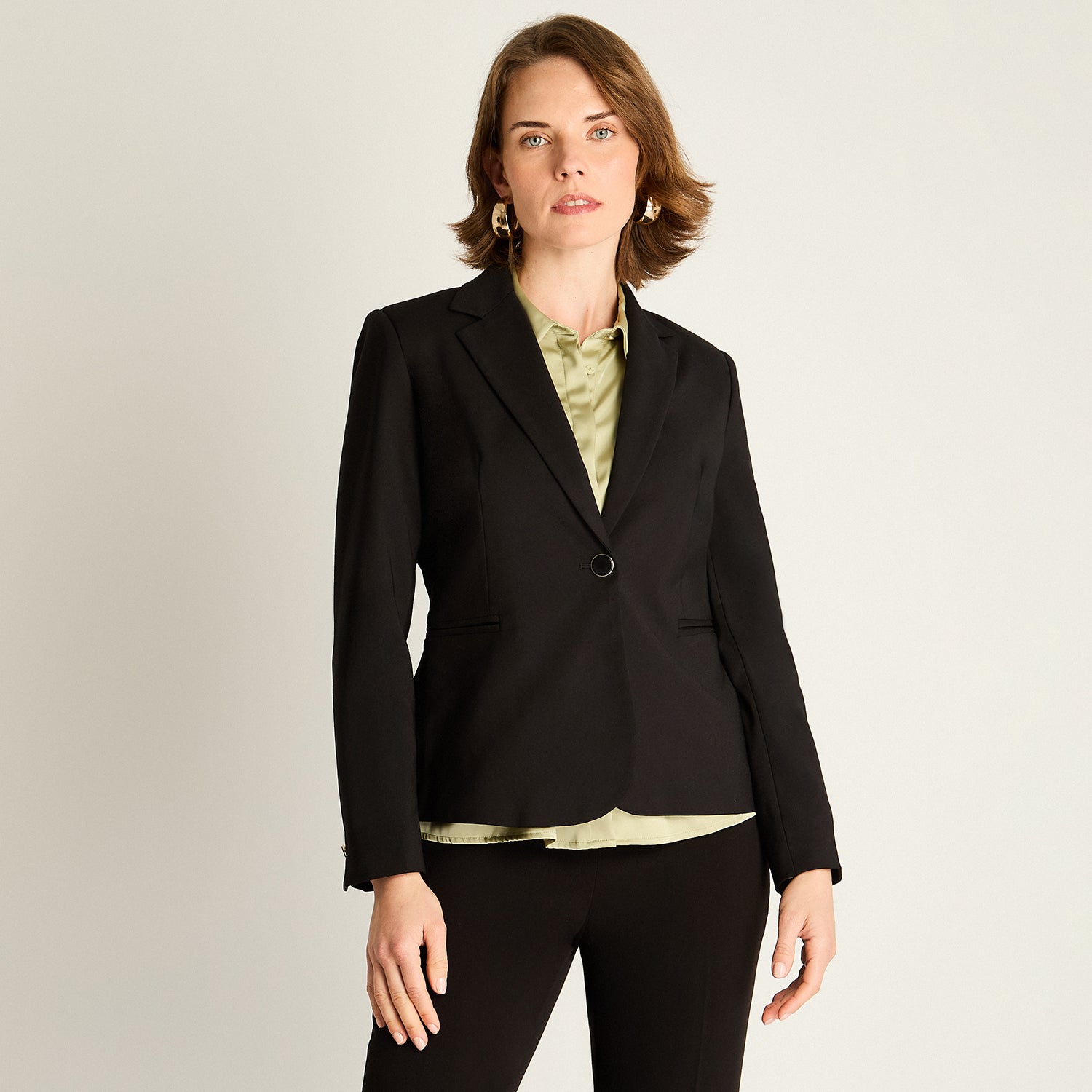 Blazer Negro de Corte Clásico